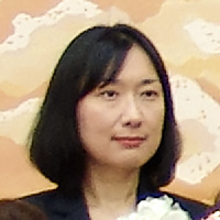 牛尾　佳子